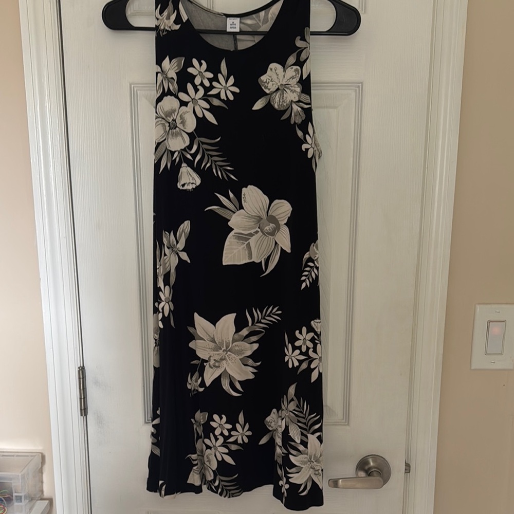 Old Navy Black and White Floral Dress